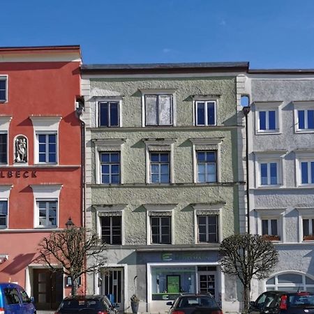 Greenhouse Apartment Am Stadtplatz Титмонинг Экстерьер фото