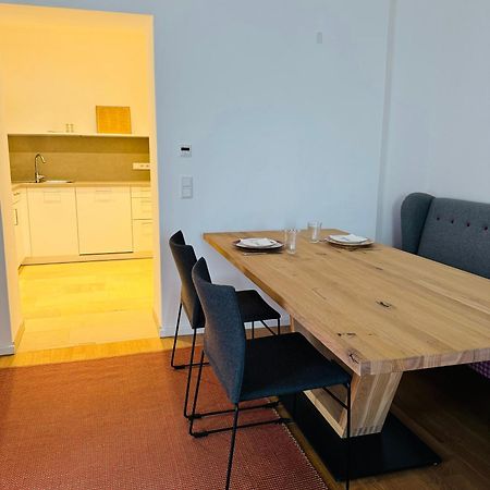 Greenhouse Apartment Am Stadtplatz Титмонинг Экстерьер фото